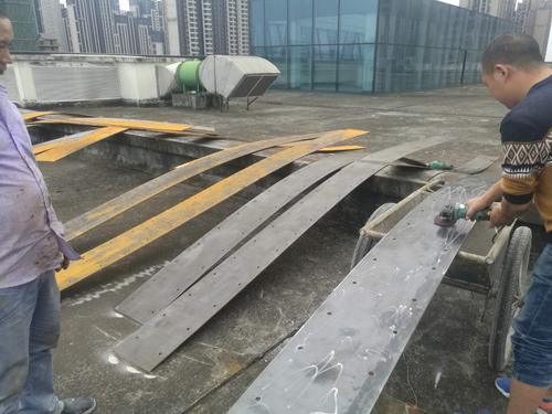 建筑施工中的<a href=http://www.xmjiehao.com target=_blank class=infotextkey>粘鋼加固</a>的作用